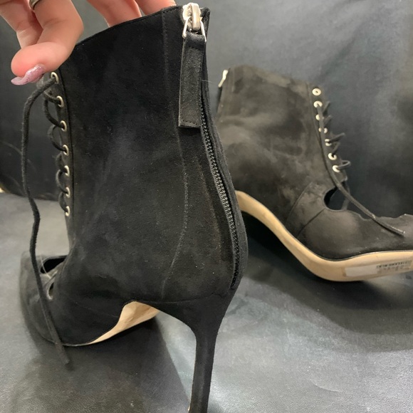 NWT-MANOLO BLAHNIK - Picture 3 of 8